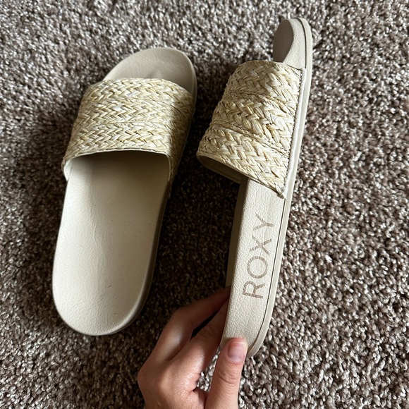 💛ROXY SLIDES💛 - Picture 2 of 3